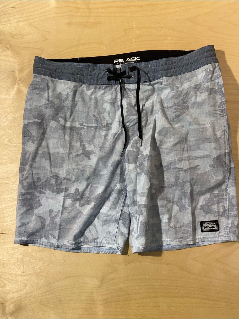 Pelagic Men’s Gray Camo Swim Trunks 36 (RS)